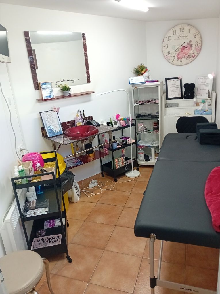 Închirieri Posturi manichiură,pedichiură/spațiu / cameră în salon