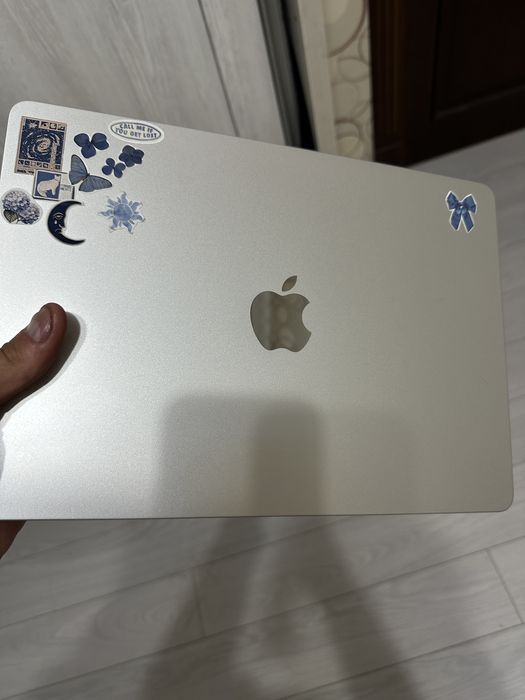Macbook air M3 8/256