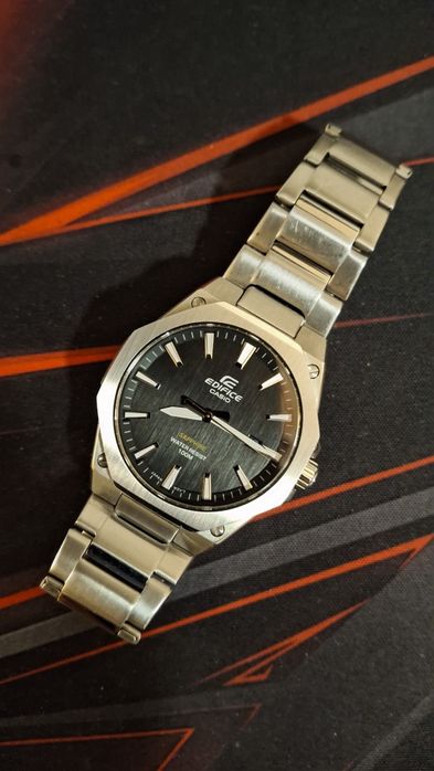 Часовник Casio Кварцов