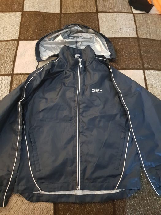 Lot haine baieti,9-11 ani: bluze H&M,pijamale,fâș ploaie,fular,manusi