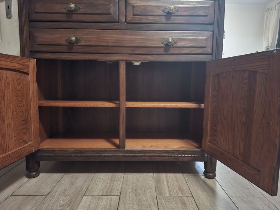 Продавам скрин масив дъб