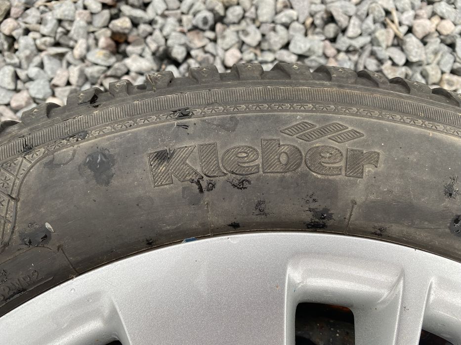 Jante Opel cu anvelope iarba Kleber 185/60 R15 cu profil 5-7 mm