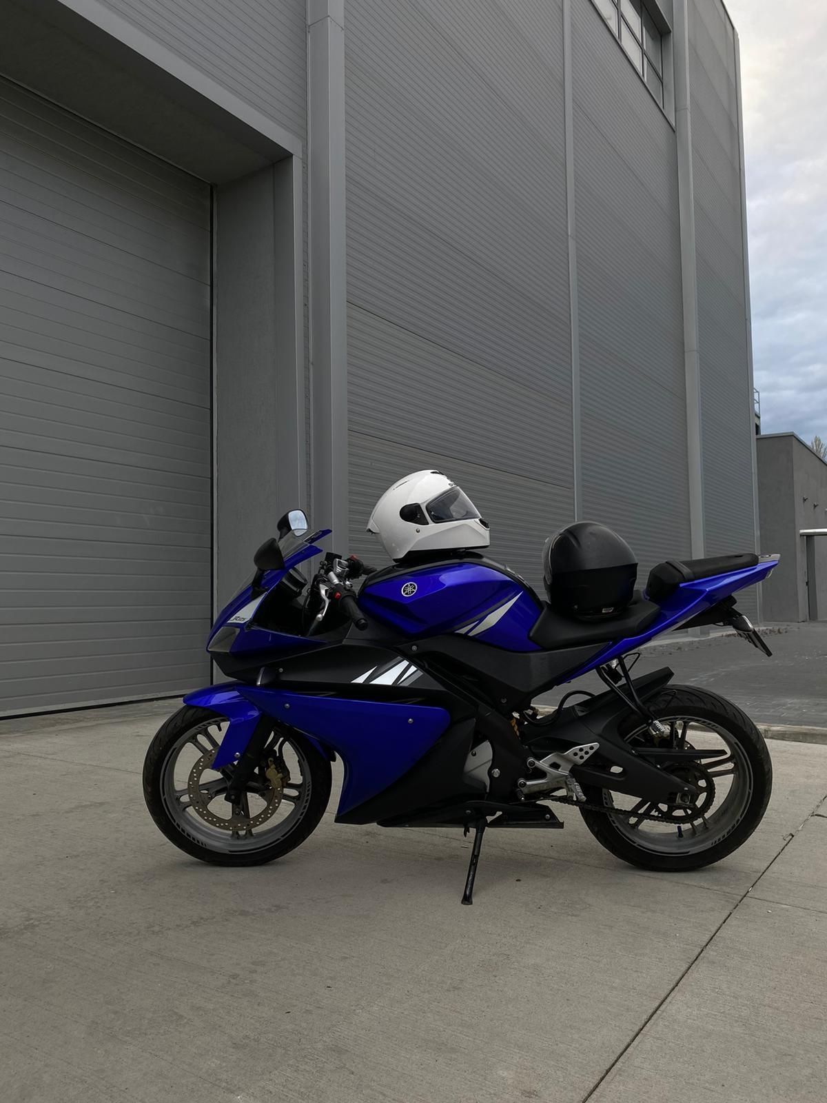 Vând Yamaha yzf 125 2008
