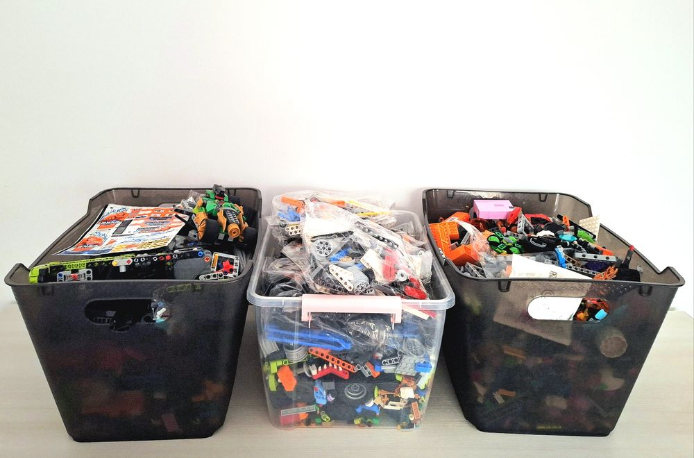 LEGO original – 15 kg piese + modele montate + reviste/instrucțiuni