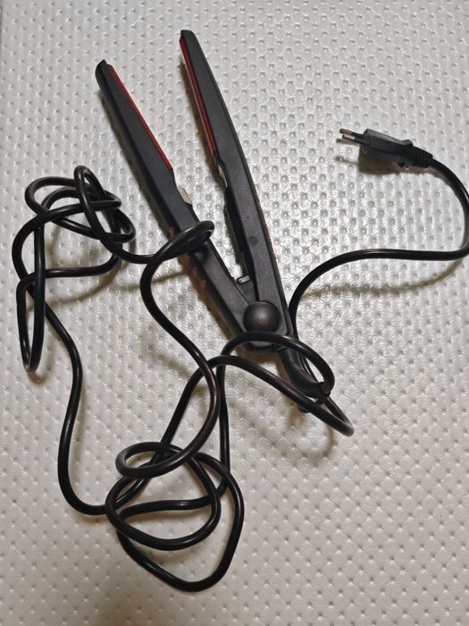 Утюжок для выпрямления волос