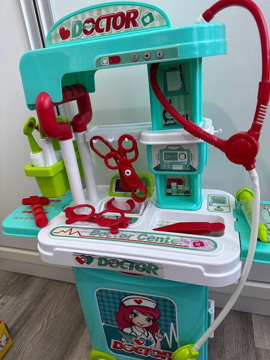 Trusă medicală tip troller jucărie