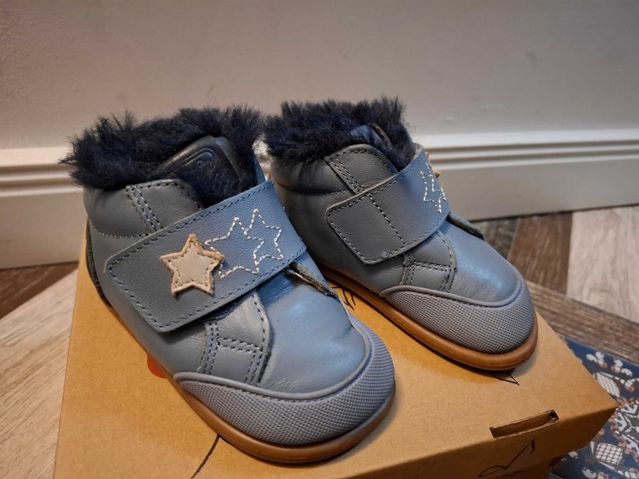 Бебешки боси зимни обувки р-р 20