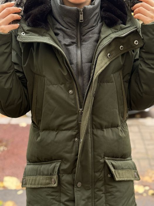 Geaca de iarna Guess - puf de gasca - aproape noua