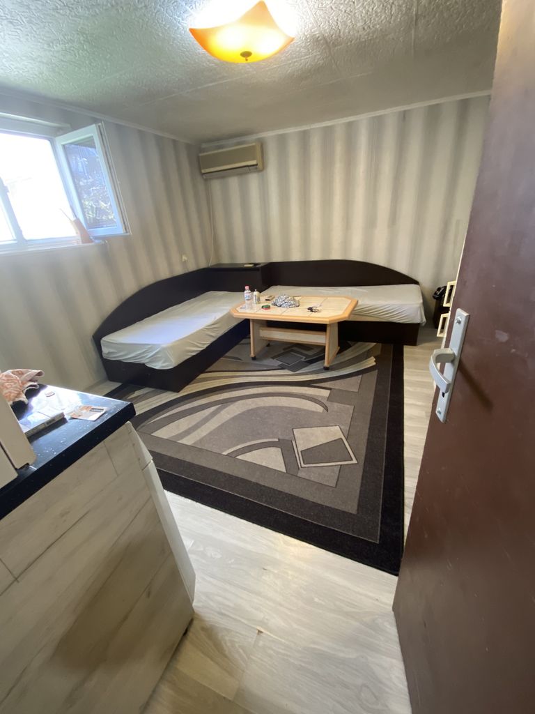 Дава се под наем Едностаен апартамент в Шумен, Гривица - 27 кв.м за 153 € - Снимка #2