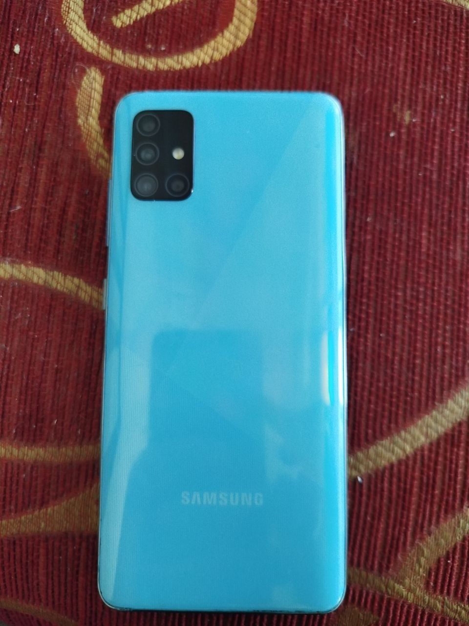 Samsung a51 sotladi 64gb kelshtrib bervoraman