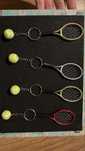 Breloc racheta si minge de tenis