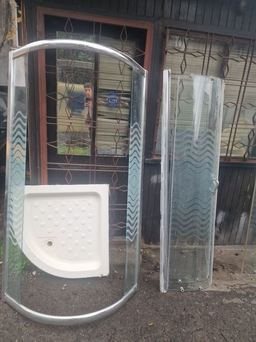 Душкабина с две врати и корито /части или цяла