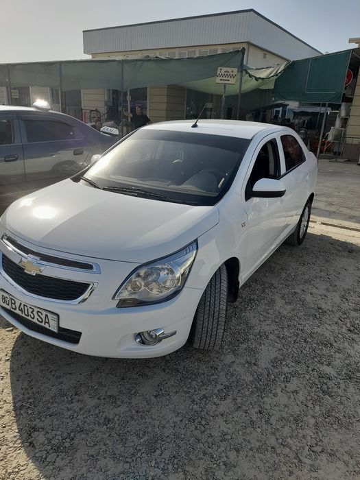 Cobalt avtomashinasi sotiladi