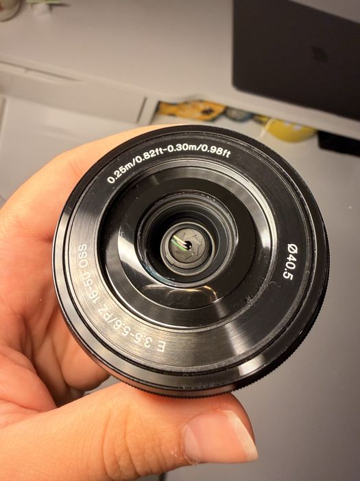 Obiectiv Sony E 16-50mm PZ OSS 3.5-5.6 – kit-lens, stare foarte bună