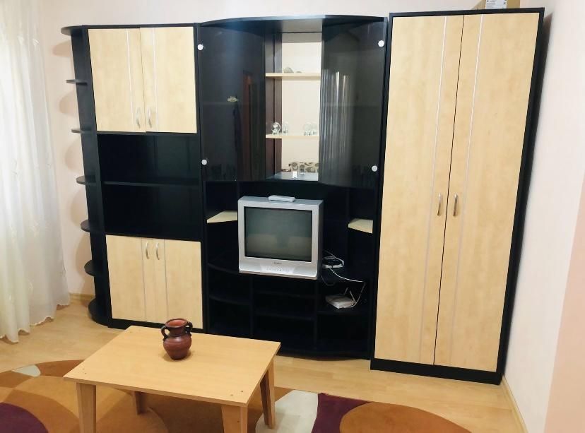 Închiriez apartament cu o camera