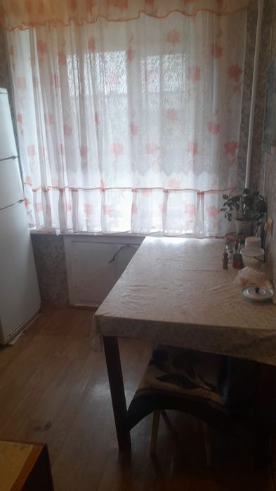 Продам 1 комн., 13 мкр., 4 этаж неугловая.