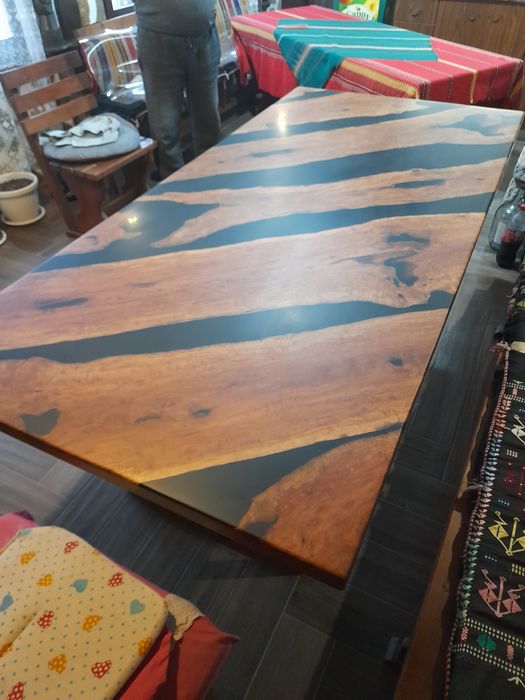 Дизайнерски маси и плотове