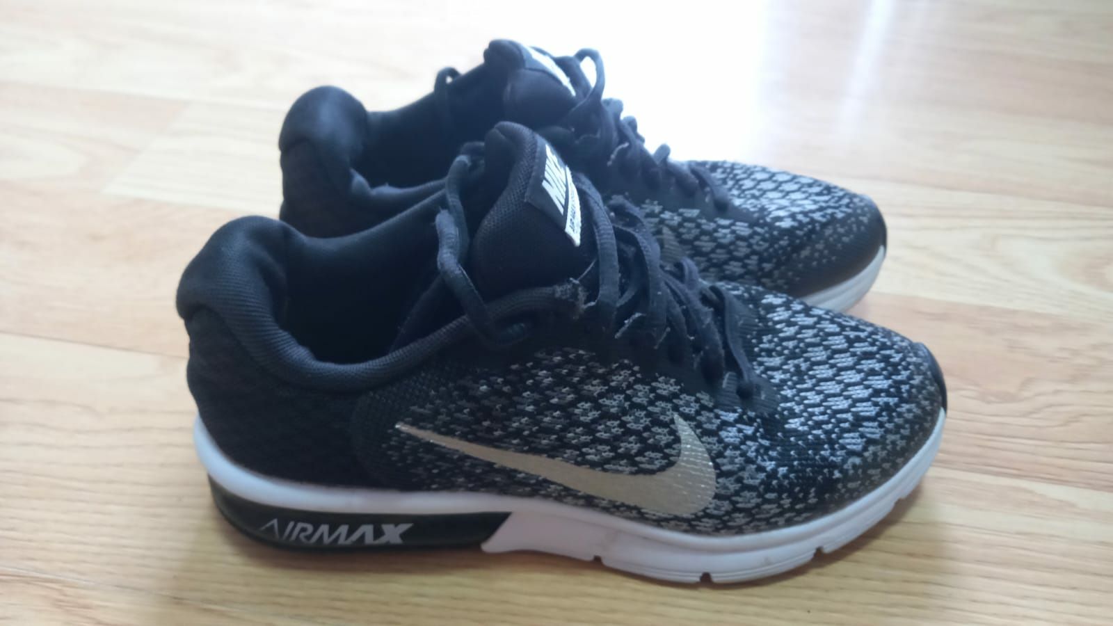 Nike  AYR MAX SEQUENT 2. Noi super pret  200 lei.