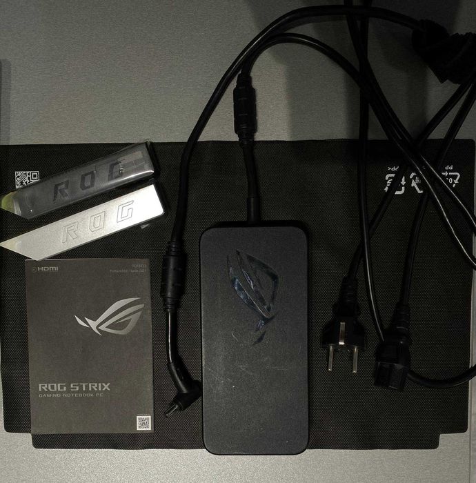 Laptop Gaming Asus ROG Strix 17.3" WQHD/RX 6800M 12GB/R9 5900HX 4.6GHz