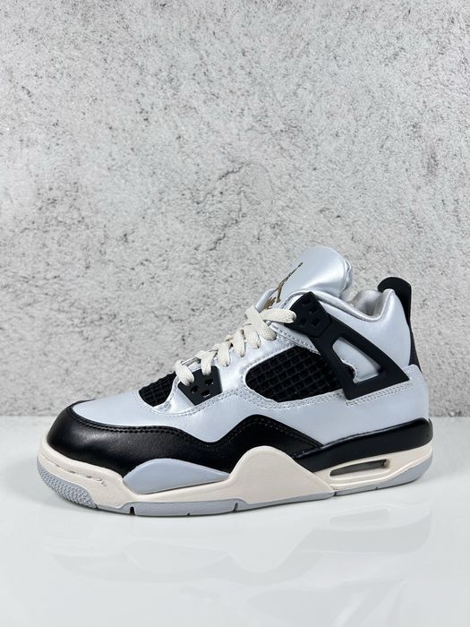 Air Jordan 4 Retro Platinum Gold