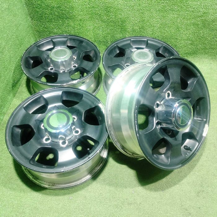 Продам Оригинальный Диски R15 6/139,7 7JJ ET10 ЦО 106,2 с колпаками