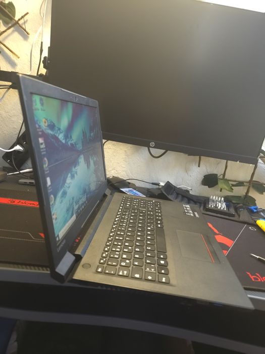 Лаптоп Lenovo V110, 120gb ssd+ 500gb HDD, 8gb ddr3, 4 cores CPU