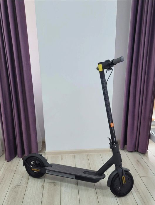 Trotineta electrica Xiaomi MI Essentials