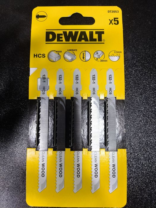 Пила лобзика DEWALT по дереву!