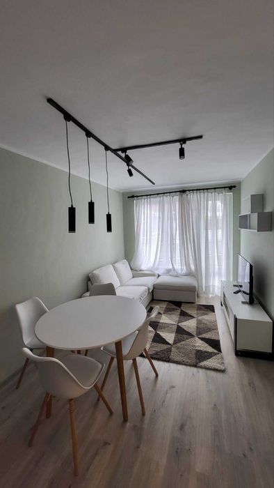 Двустаен ! Обзаведен ! Траката ! Свободен !