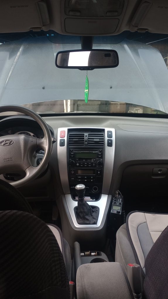 Vând Hyundai Tucson 4WD 6 trepte + 1 an 2007 luna 11