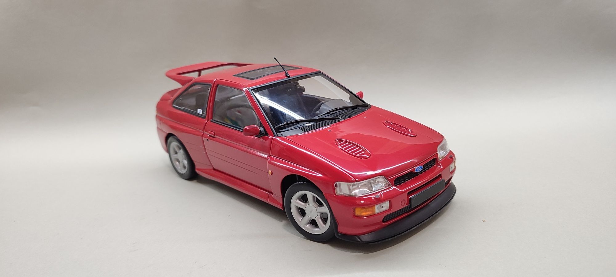 1:18 Ford Escort RS Cosworfh "Minichamps"