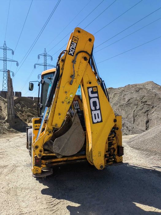Buldoexcavator 3CX  an 2018