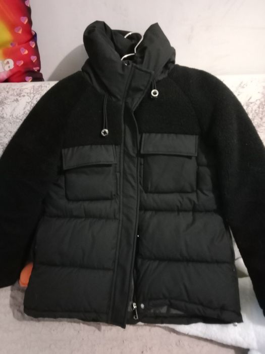 Продам куртку зимнюю в отличном состоянии за 10000торг.