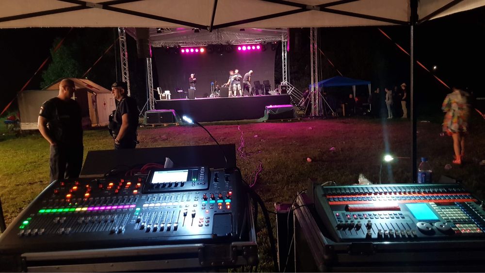 Oferta de scena, sonorizare si lumini