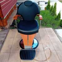 vand două scaune pentru frizerie/coafor/salon de înfrumusețare