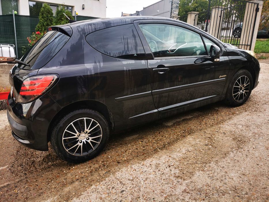 Peugeot 207 1.4 HDi • 96 cp • Consum mic • Sistem audio premium