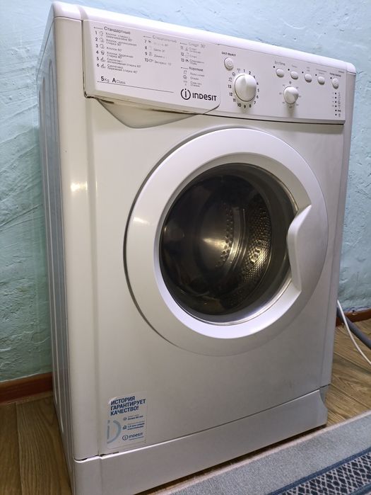 Стиральная машина INDESIT IWSB5085