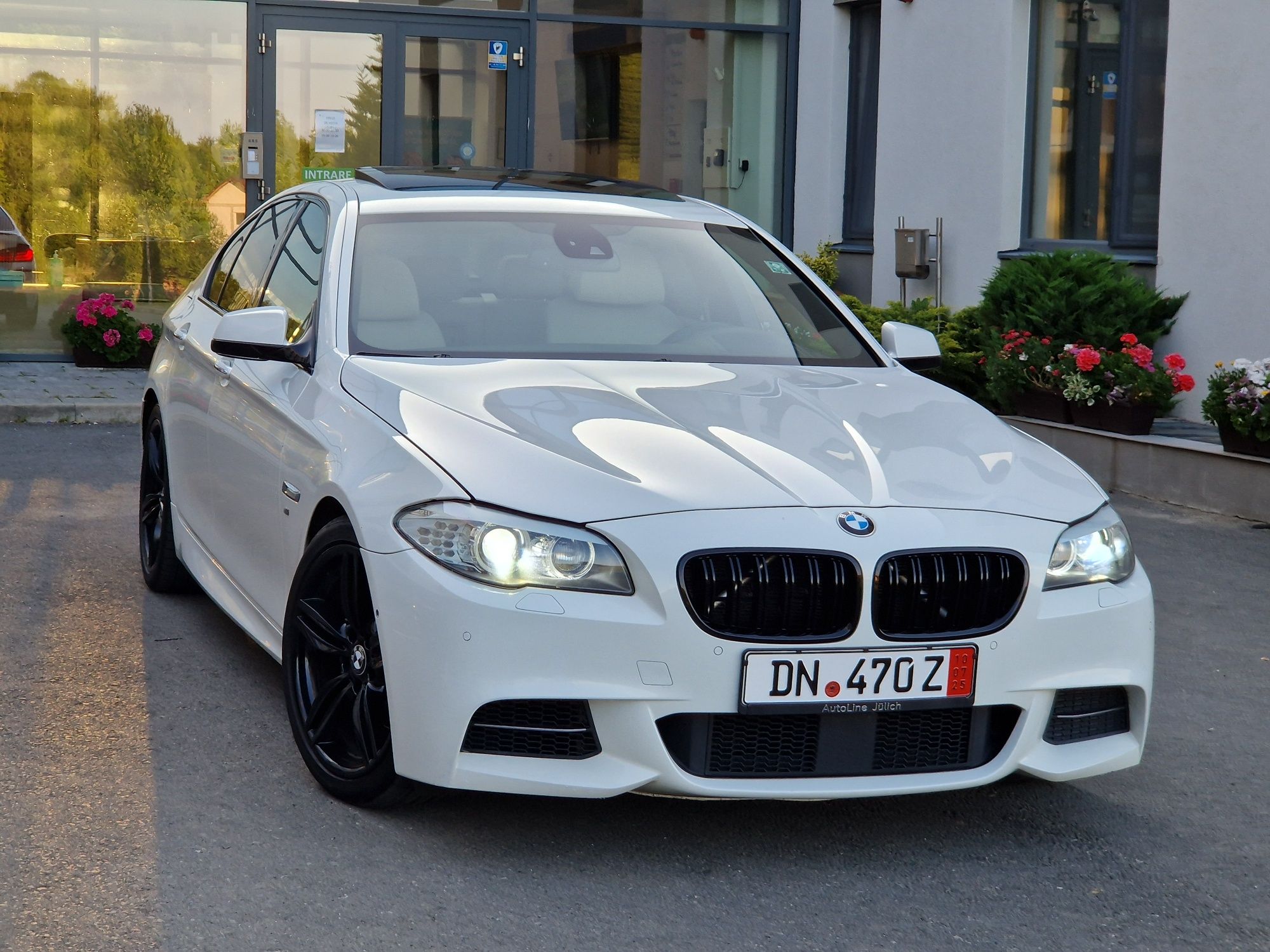 *Bmw 520 f10 M-pachket 
*an fab.2012
*full 5 butone
*motor 2.0 d. C.p.