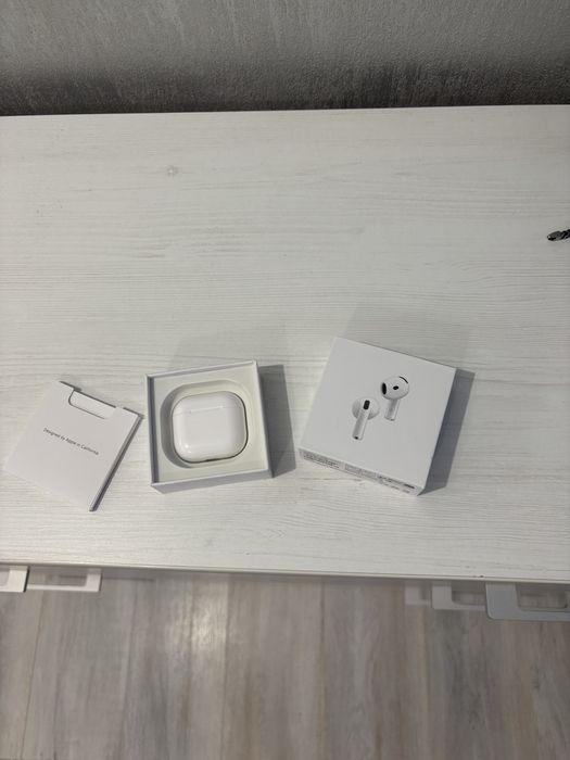 Airpods 4 Noise Cancelling