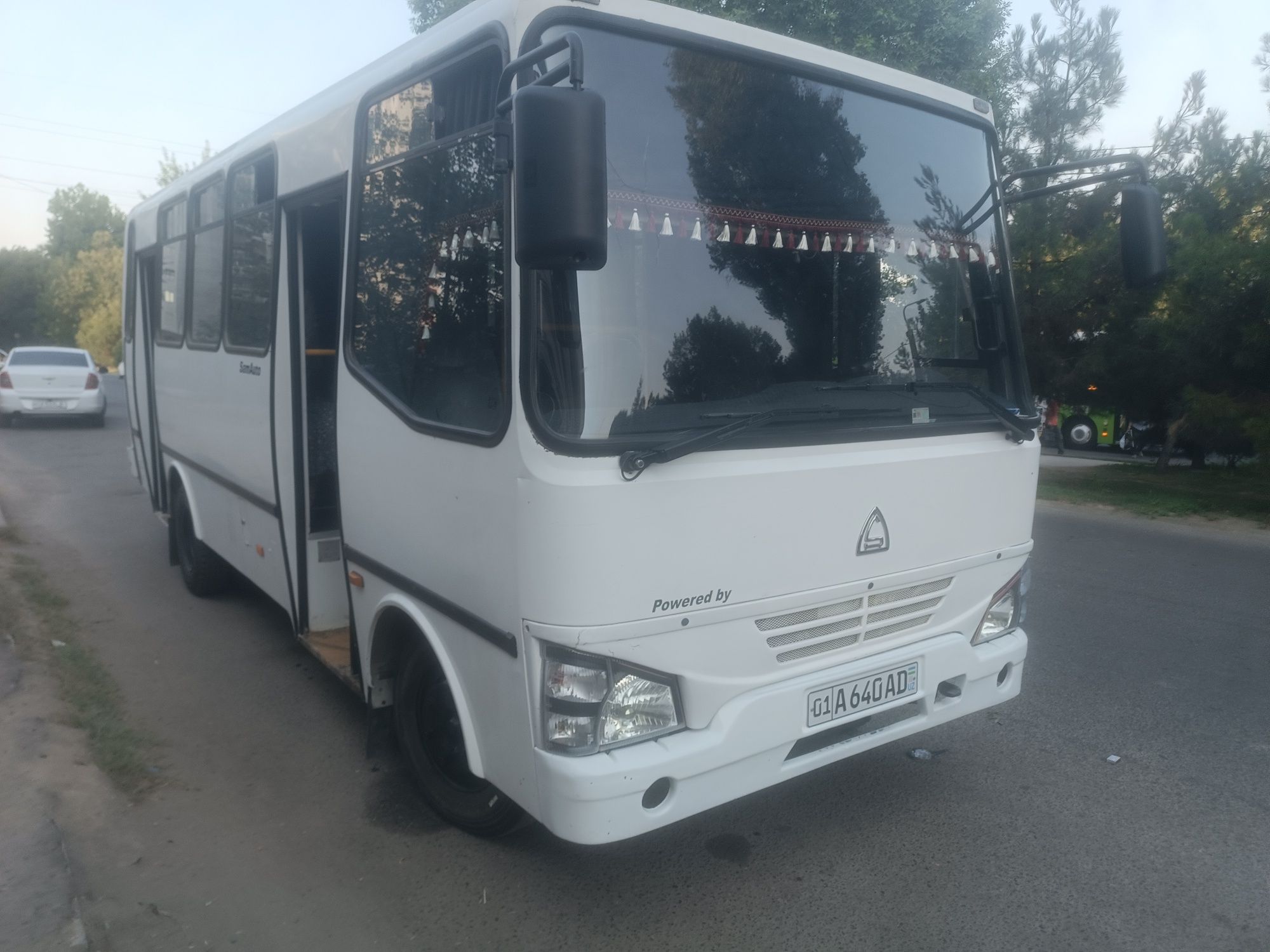 Isuzu avtobuz sotiladi 2015 yil  salarkada