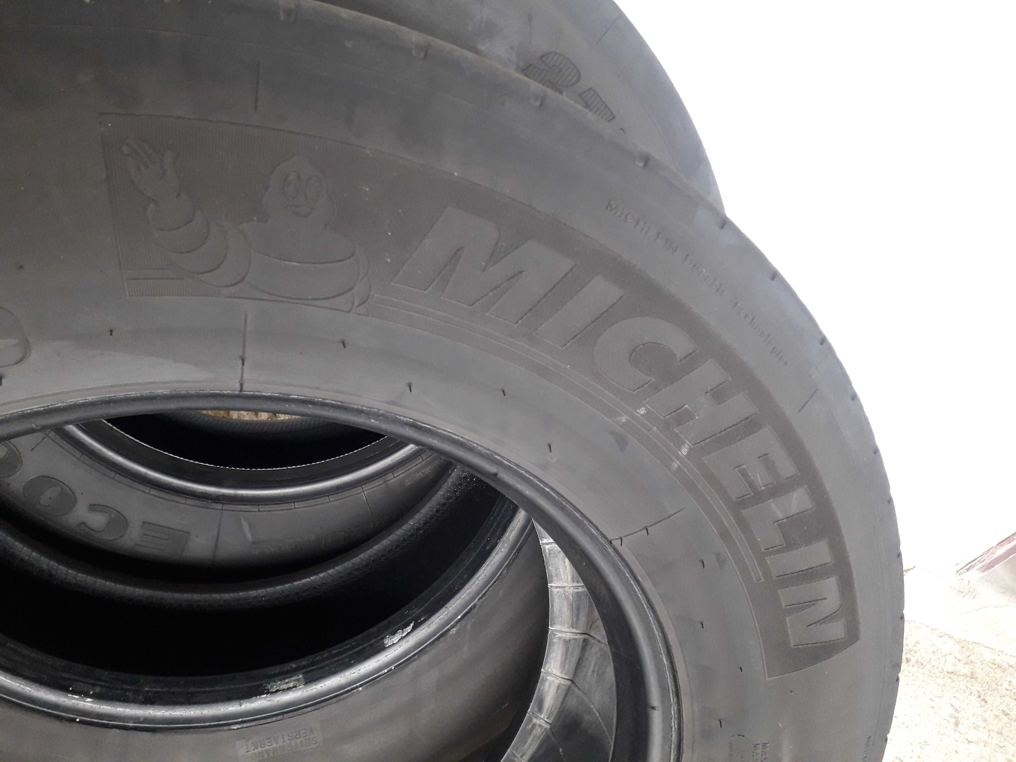 1 Тежкотоварна гума R22.5 275/70 Michelin XInCity XZU3 148/145J