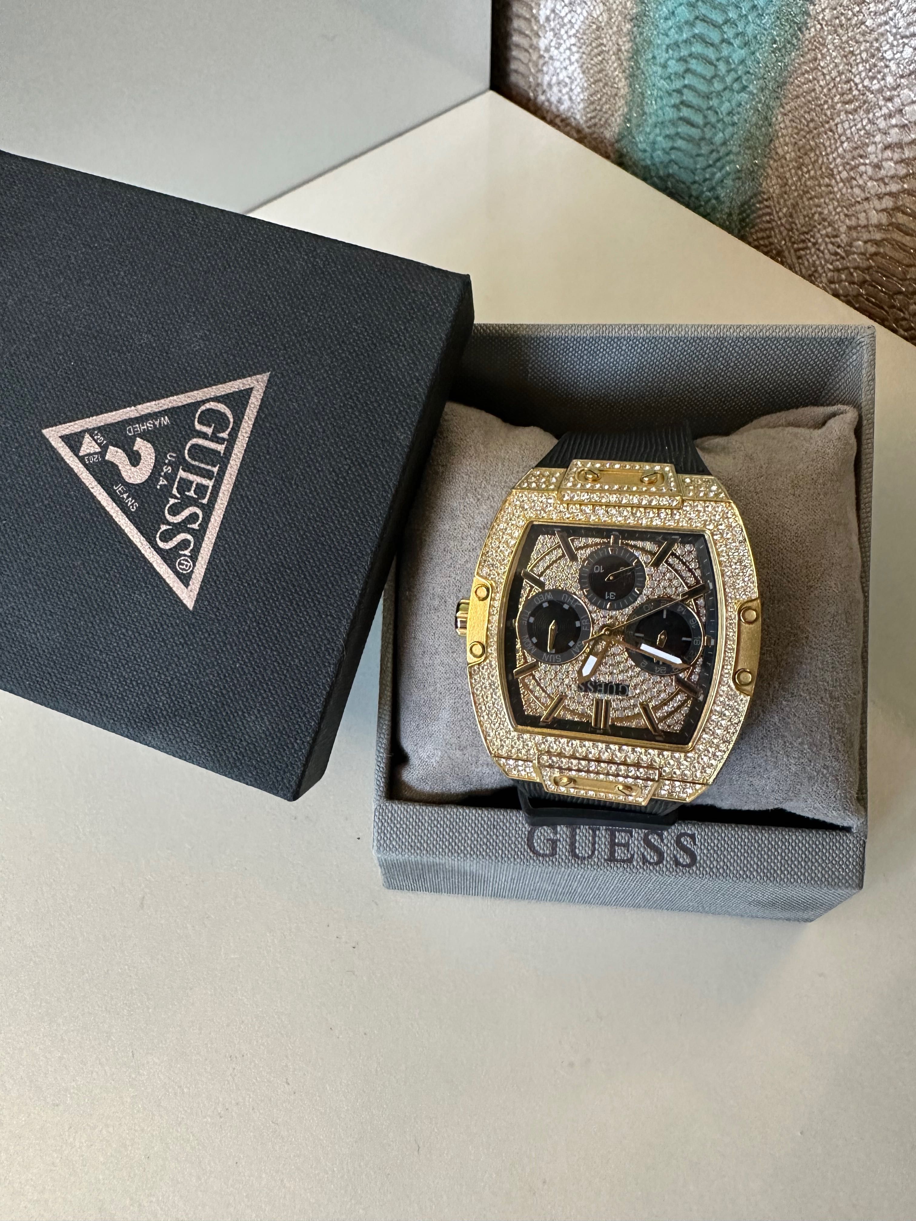 Часовник Guess лукс