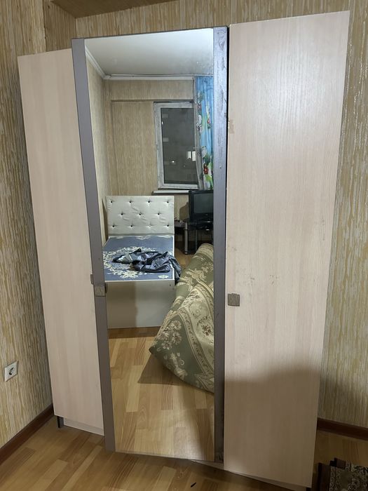 Шкаф спальный 3-х дверный