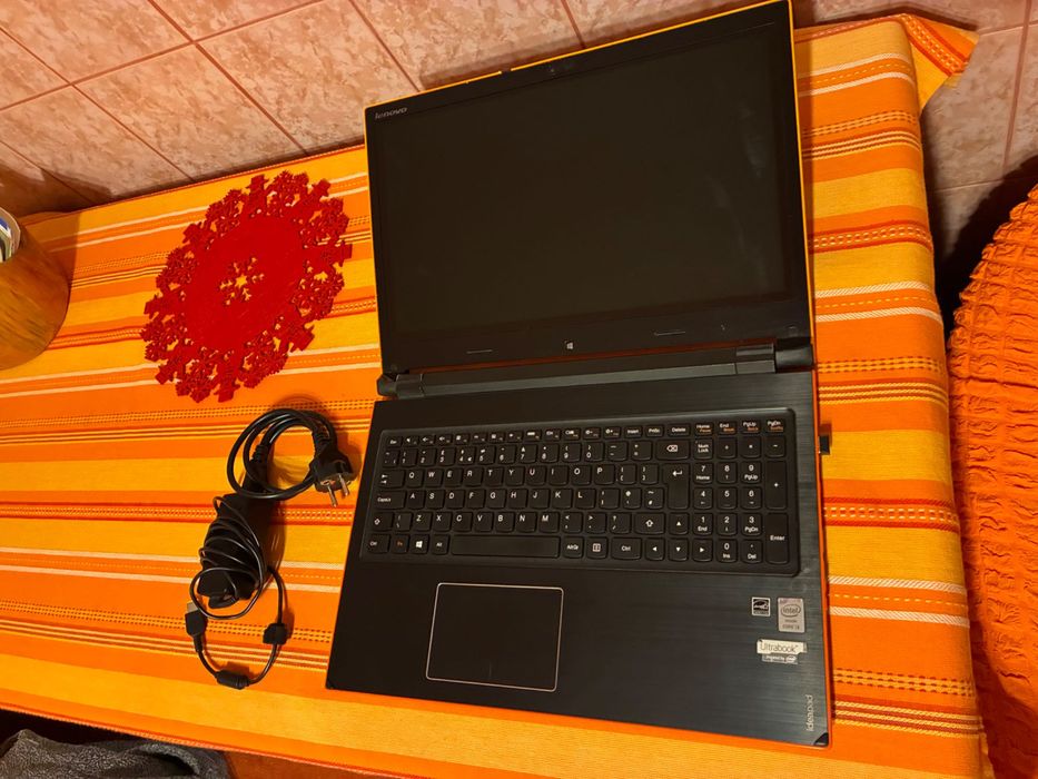 Laptop Lenovo Ideapad Flex 2 15.6in i3 4010u 4GB SSD 120 touchscreen
