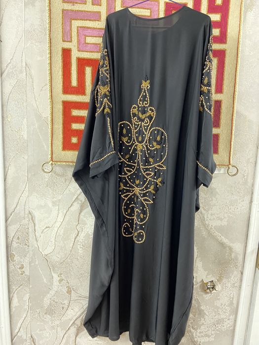 Абая с расшитыми камнями и хрусталем