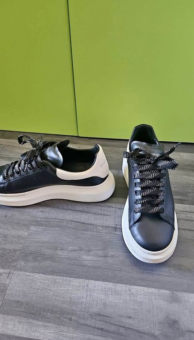 Vând Alexander Mcqueen și Versace chain mărimea 39 ambeel