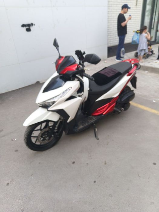 Скутер honda click