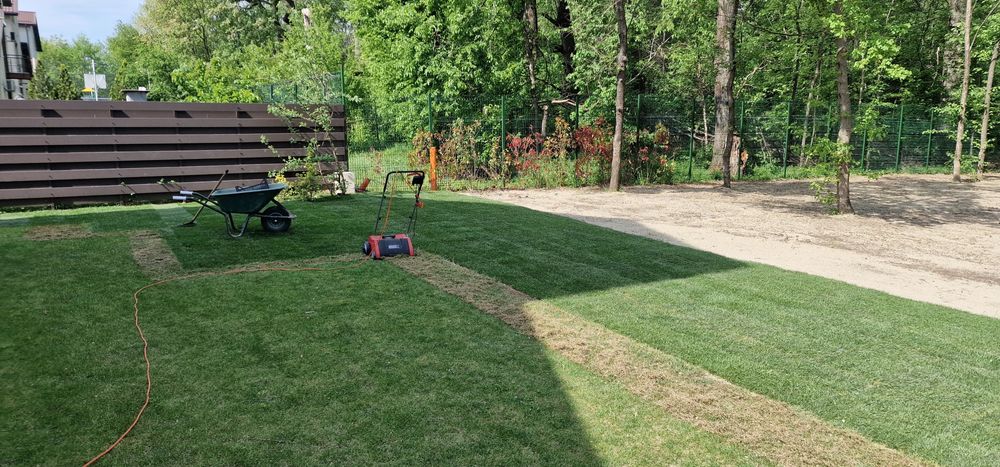 Amenajări grădini: Irigații Hunter, Gazon, Piatra Albă, Fertilizare.