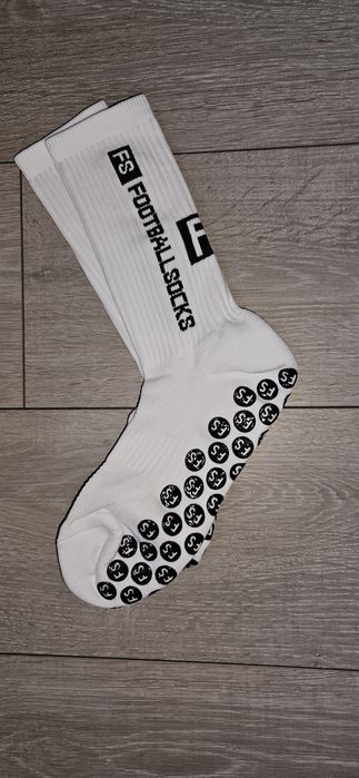 ШЕСТ БРОЯ Grip socks бели чорапи за футбол