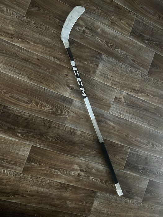 Продам хорошую клюшку ccm